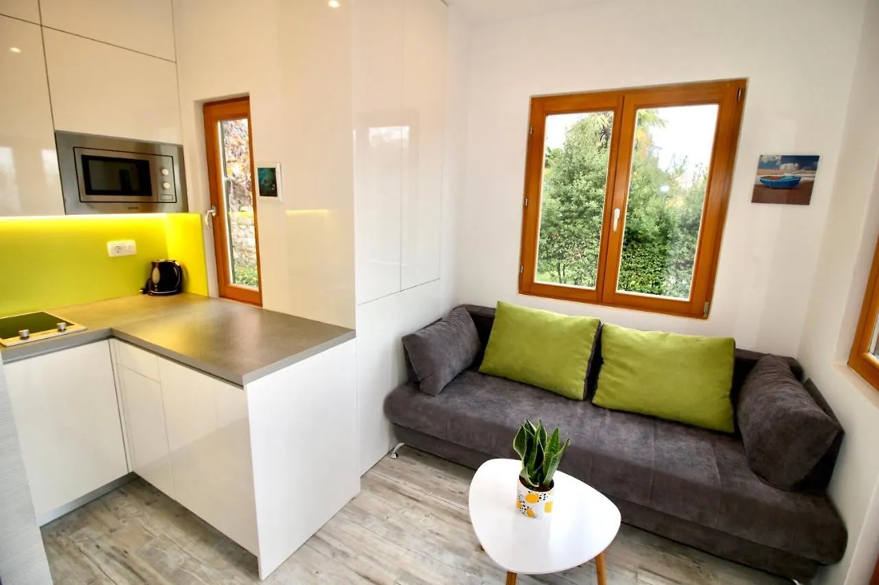 Beach Apartment Sarah Lovran