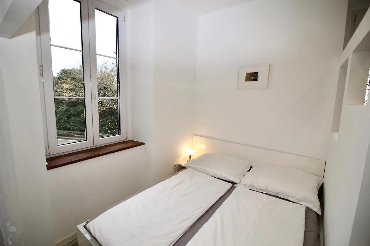 Beach Apartment Sarah Lovran 0*,